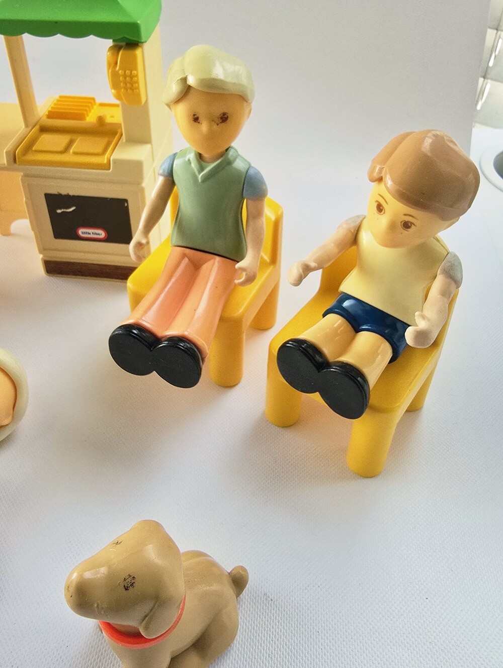 Vintage Little Tikes Place Dollhouse Family Figures Kitchen Furniture Lot - Picture 4 of 16